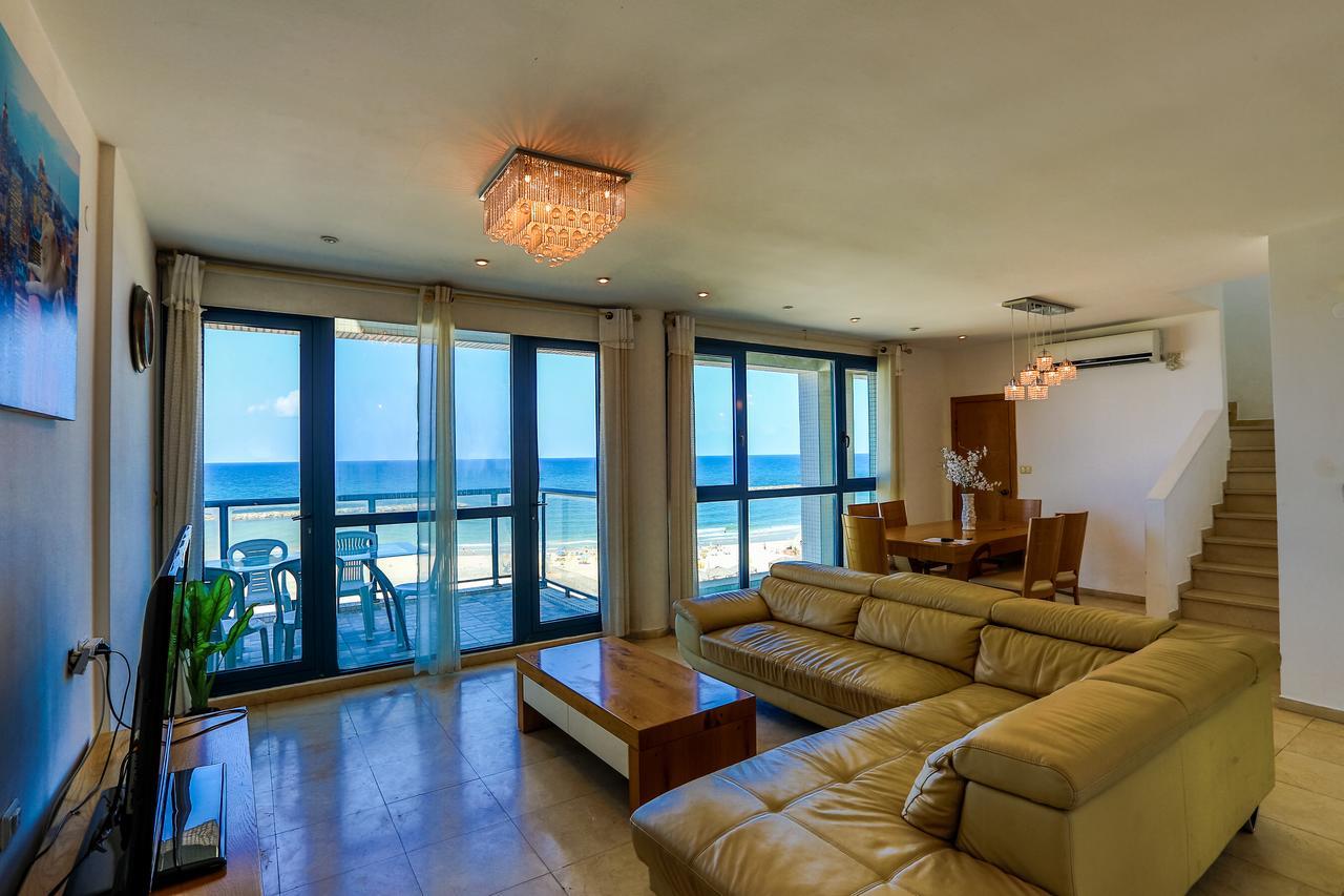 Ocean Front Apartments First Line To The Beach Tel Aviv Exterior photo